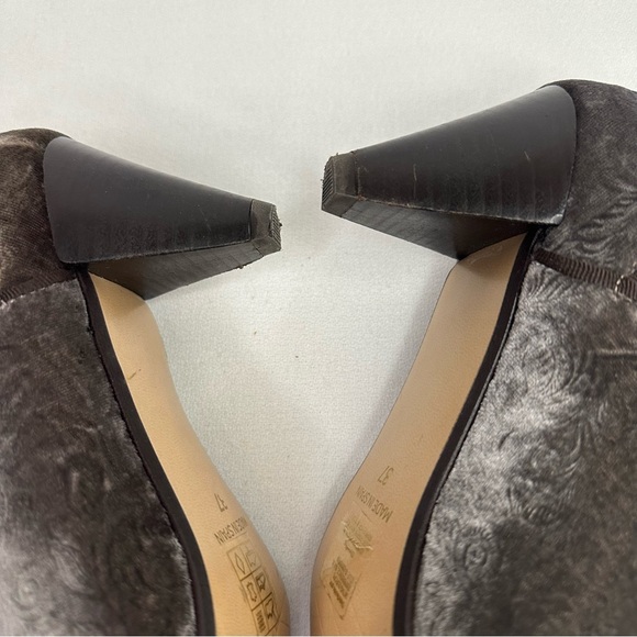 Sixtyseven Anthropologie Smoky Gray Velvet Floral Embossed Ankle Boots 6.5 - Picture 5 of 16